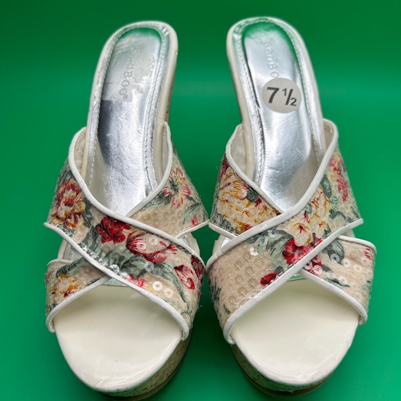 Bamboo Wedge Heel Floral Sandals Size 7 1/2 NWOT - Picture 5 of 7